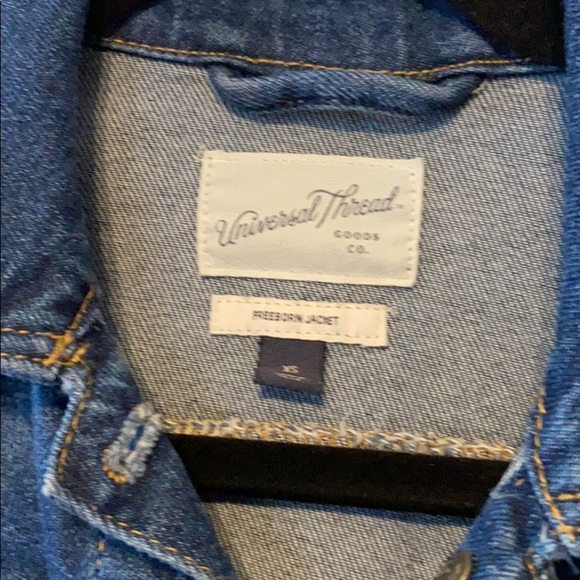 Woman’s jeans jacket size XS Universal Thread - Picture 2 of 10